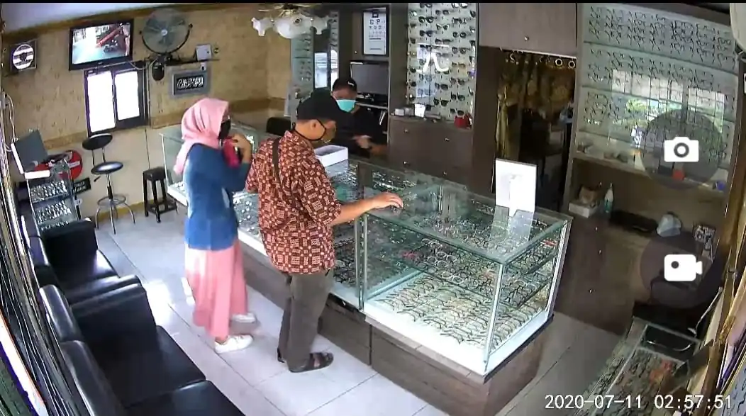 Pilih Beli Kacamata yang Bisa Nyicil Sesuai Kebutuhan